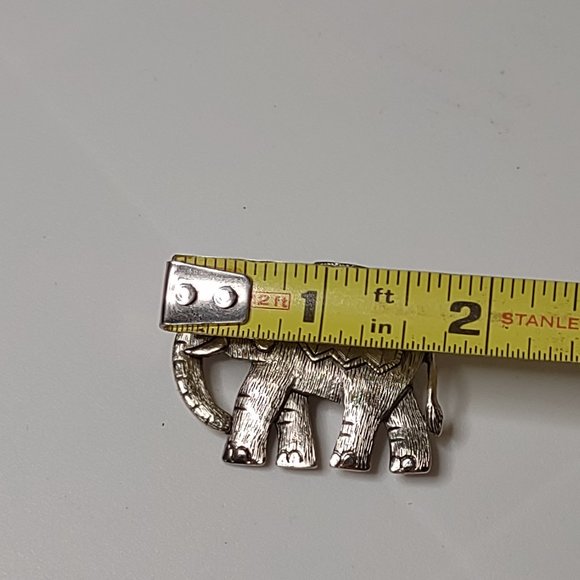 Awesome Silver Tone Metal Elephant Brooch - Picture 7 of 12